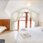 Suzanne & Restaurant Szálloda *