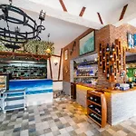 Suzanne & Restaurant *