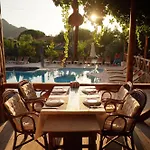 מלון Suzanne & Restaurant *