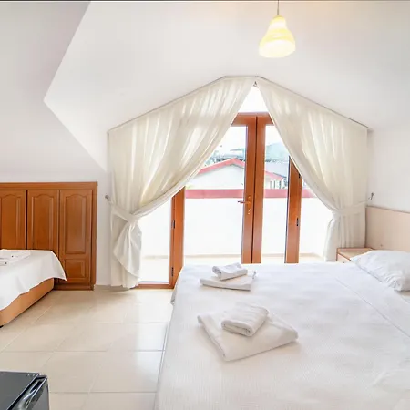 Suzanne & Restaurant Hotell *