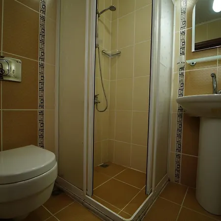 Suzanne & Restaurant Hotell *